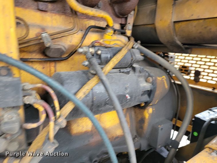 image for item JL9529 1988 John Deere 670B  motor grader