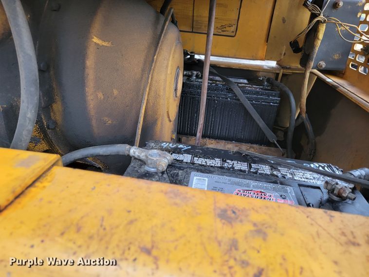 image for item JL9529 1988 John Deere 670B  motor grader