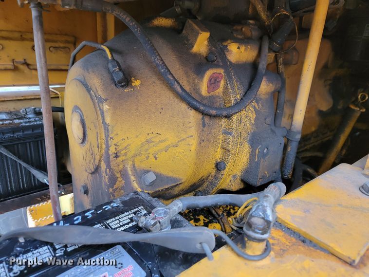 image for item JL9529 1988 John Deere 670B  motor grader