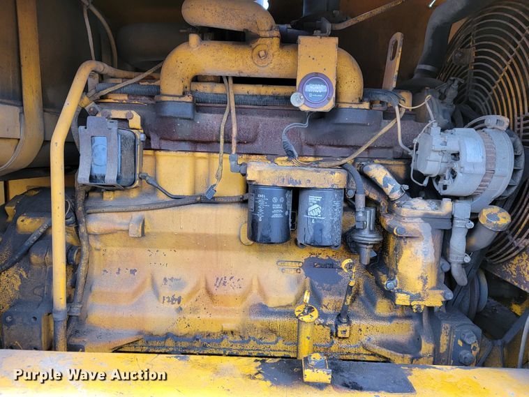 image for item JL9529 1988 John Deere 670B  motor grader