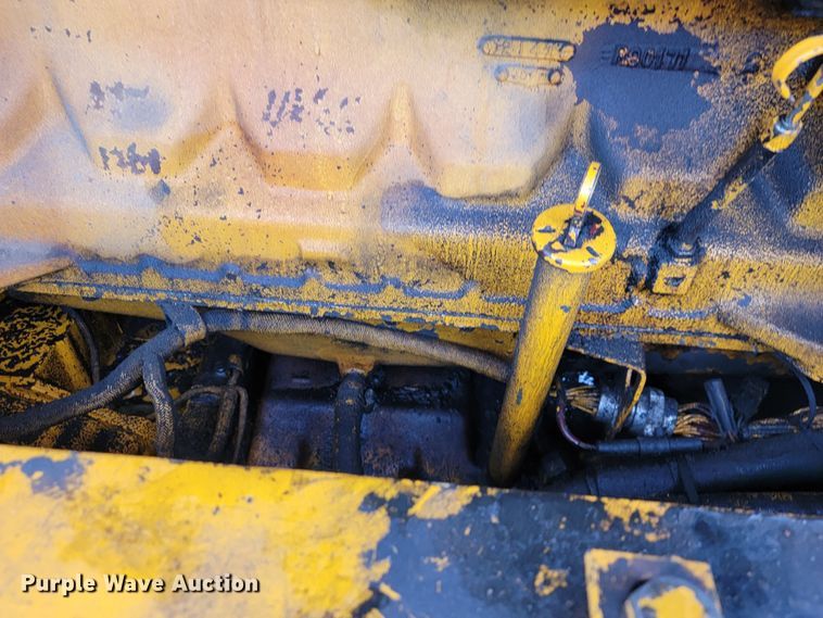 image for item JL9529 1988 John Deere 670B  motor grader