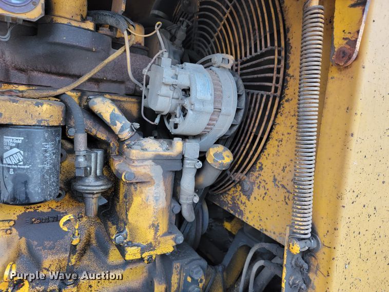 image for item JL9529 1988 John Deere 670B  motor grader