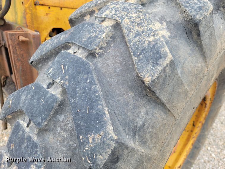 image for item JL9529 1988 John Deere 670B  motor grader