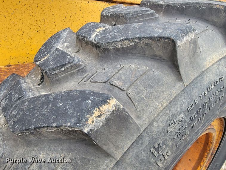 image for item JL9529 1988 John Deere 670B  motor grader