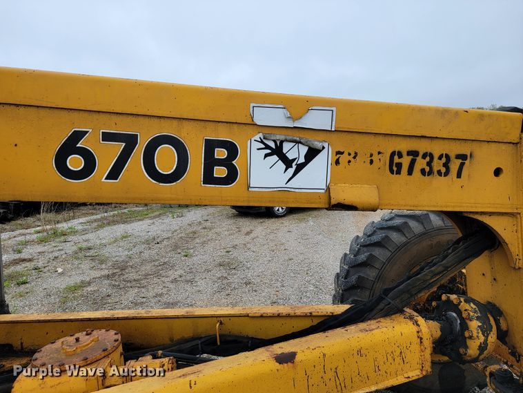 image for item JL9529 1988 John Deere 670B  motor grader