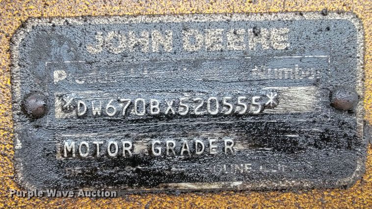 image for item JL9529 1988 John Deere 670B  motor grader