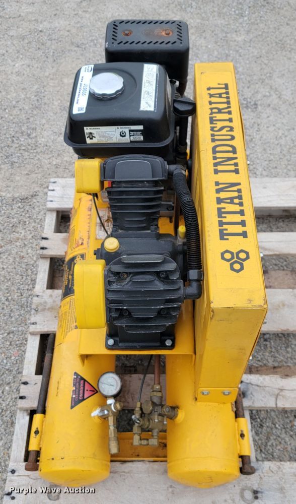 image for item JL9535 Titan TAC-2T  air compressor