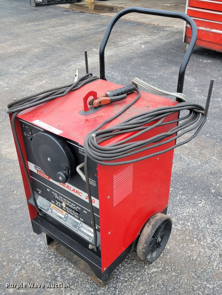 image for item JL9540 Lincoln Idealarc 250  welder