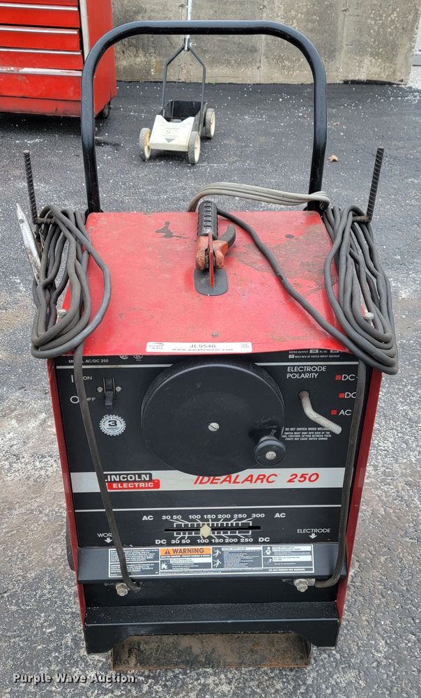 image for item JL9540 Lincoln Idealarc 250  welder
