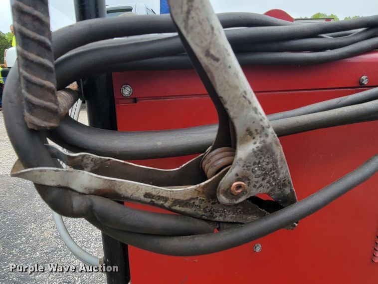 image for item JL9540 Lincoln Idealarc 250  welder