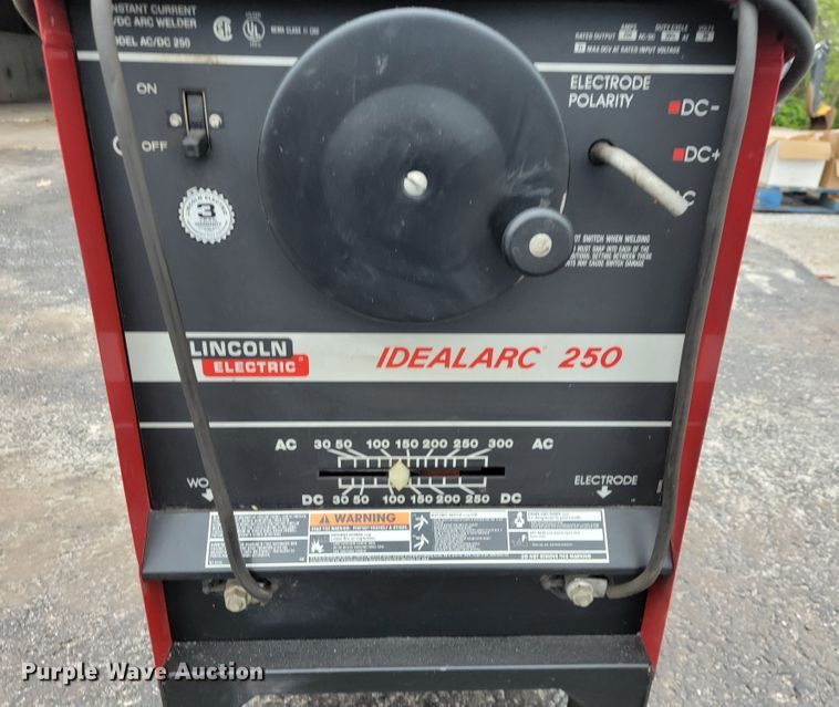 image for item JL9540 Lincoln Idealarc 250  welder