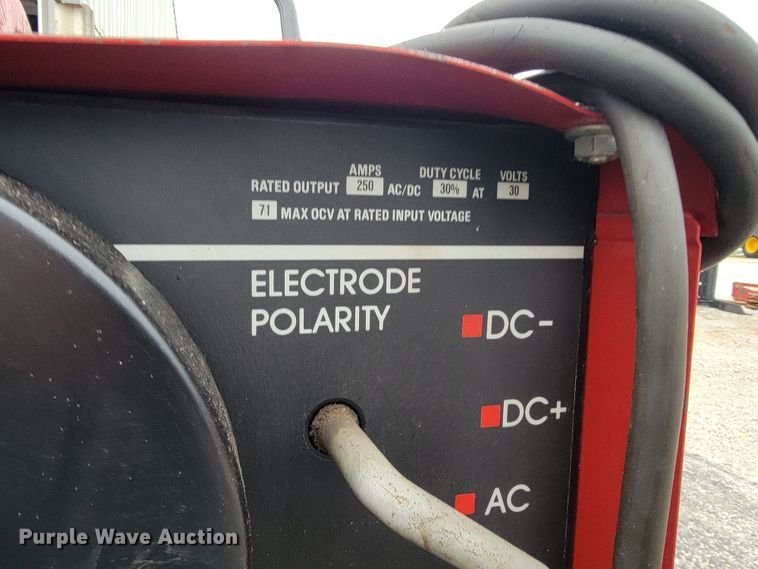 image for item JL9540 Lincoln Idealarc 250  welder