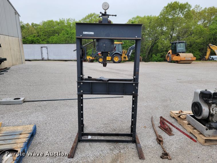 image for item JL9544 Dake 7001  hydraulic press