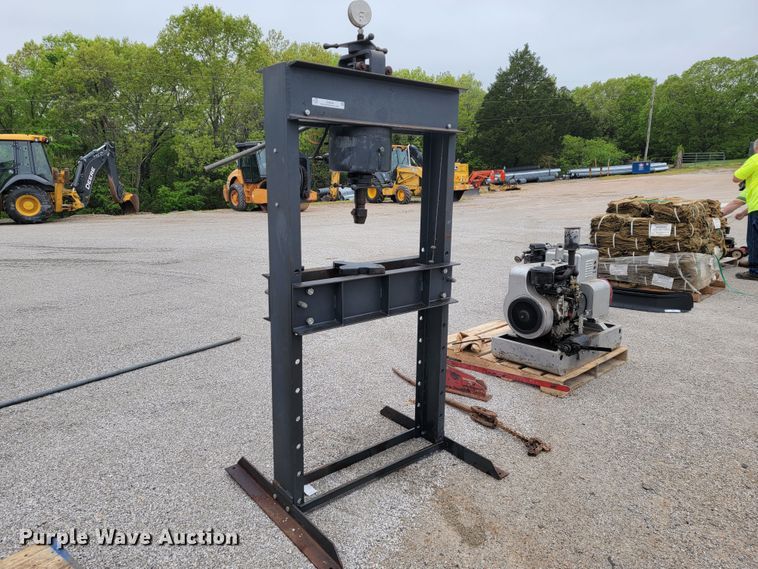 image for item JL9544 Dake 7001  hydraulic press