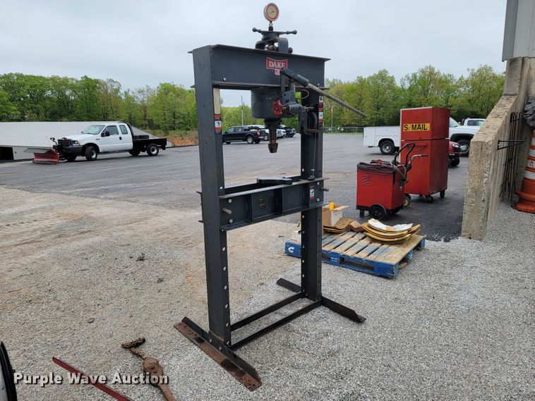 image for item JL9544 Dake 7001  hydraulic press