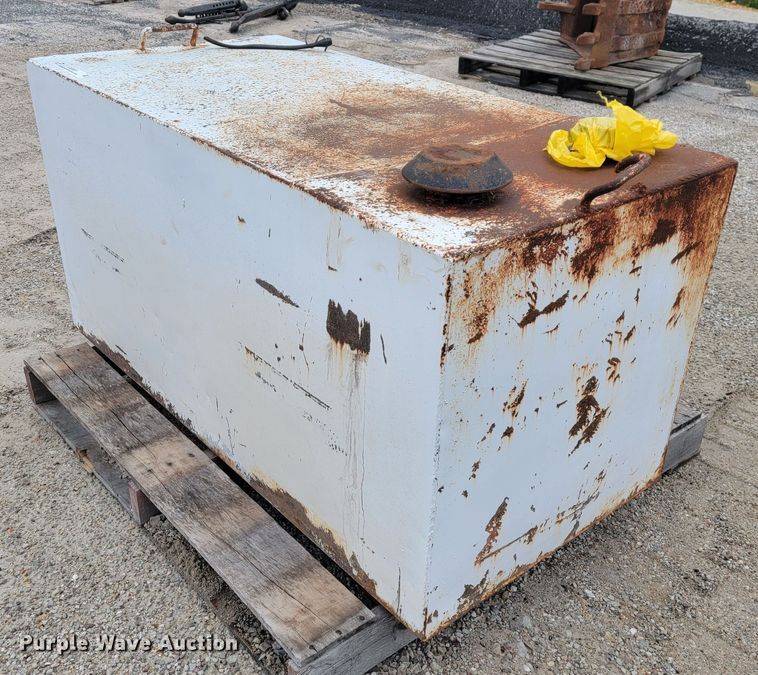 image for item JL9551 Auxiliary fuel tank