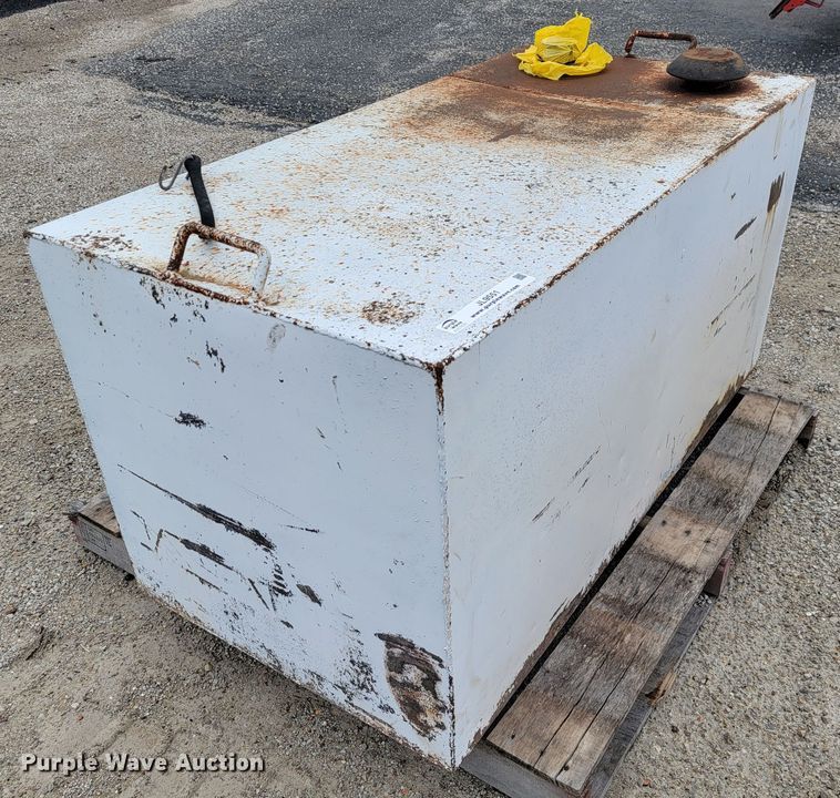 image for item JL9551 Auxiliary fuel tank