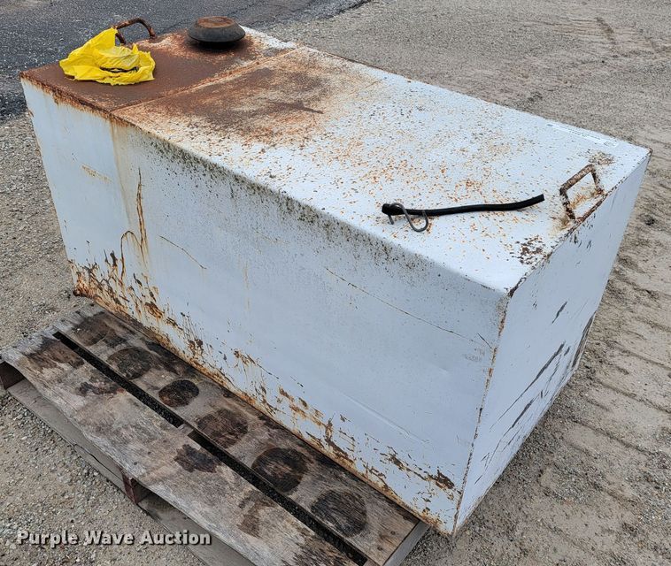 image for item JL9551 Auxiliary fuel tank