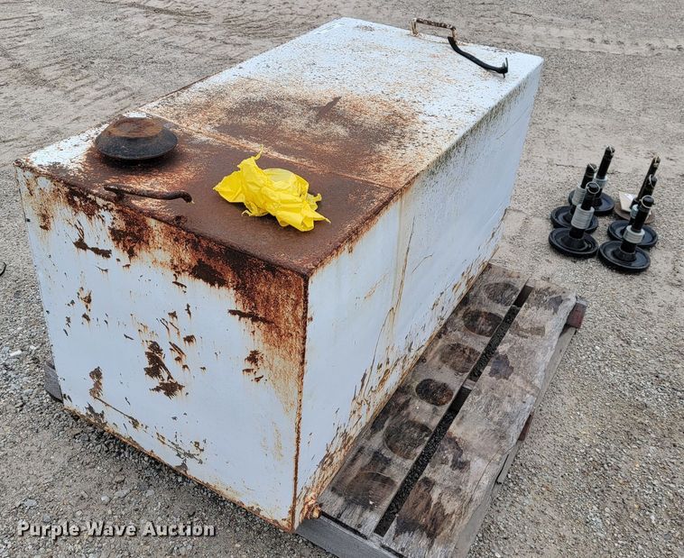 image for item JL9551 Auxiliary fuel tank