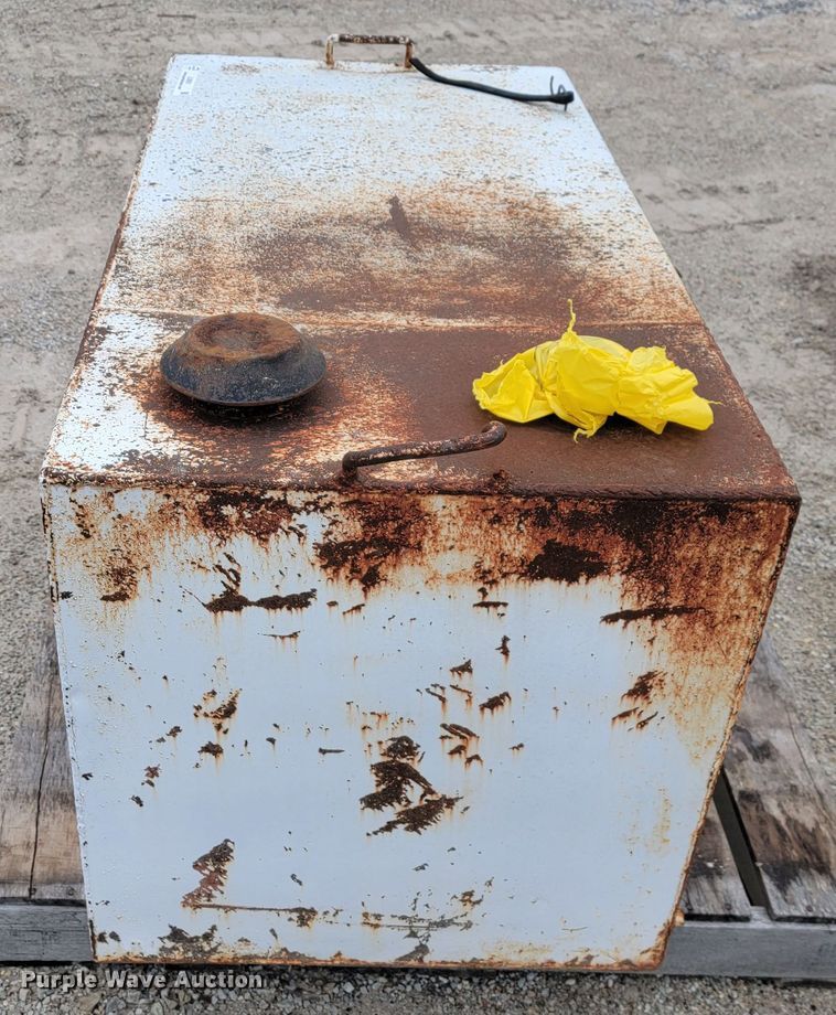 image for item JL9551 Auxiliary fuel tank