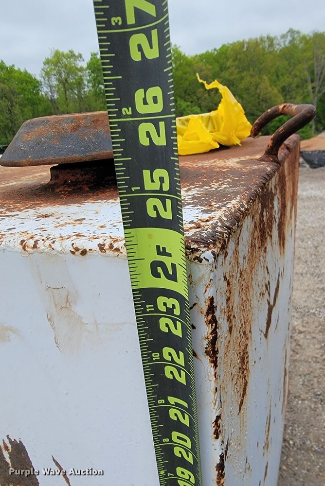 image for item JL9551 Auxiliary fuel tank