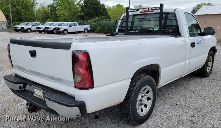 image for item JL9558 2005 Chevrolet Silverado 1500  pickup truck