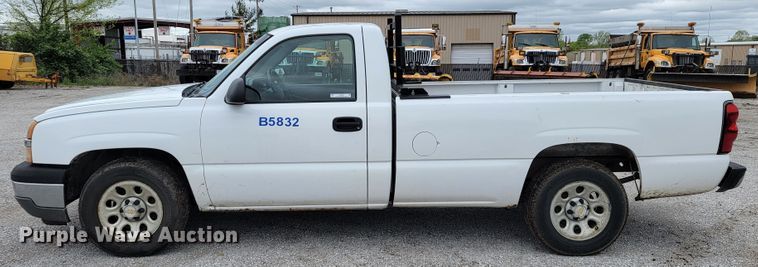 image for item JL9558 2005 Chevrolet Silverado 1500  pickup truck