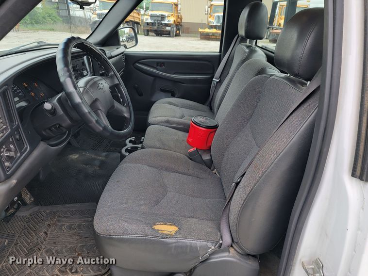 image for item JL9558 2005 Chevrolet Silverado 1500  pickup truck