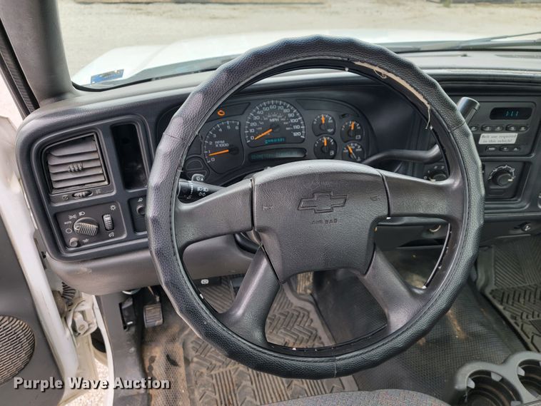 image for item JL9558 2005 Chevrolet Silverado 1500  pickup truck