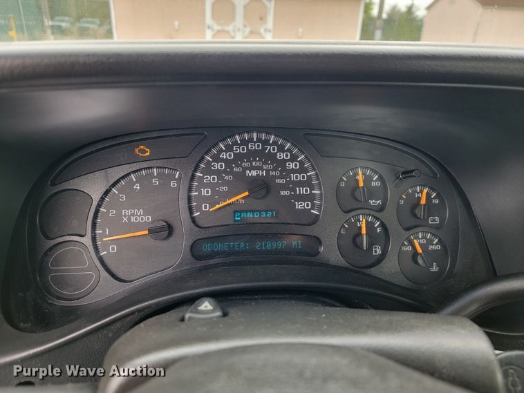 image for item JL9558 2005 Chevrolet Silverado 1500  pickup truck