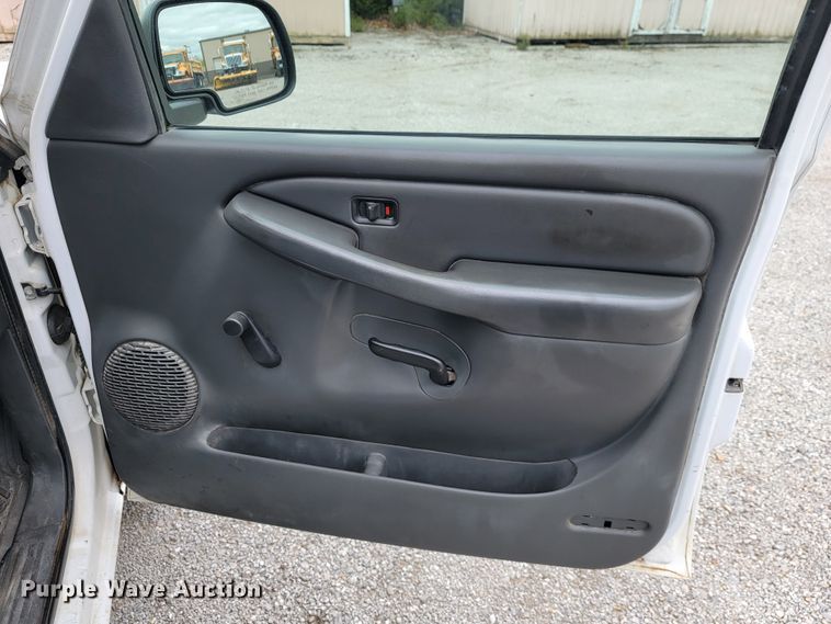 image for item JL9558 2005 Chevrolet Silverado 1500  pickup truck