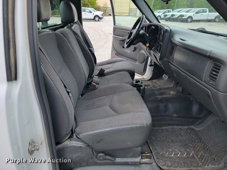 image for item JL9558 2005 Chevrolet Silverado 1500  pickup truck