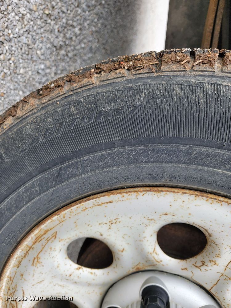 image for item JL9558 2005 Chevrolet Silverado 1500  pickup truck