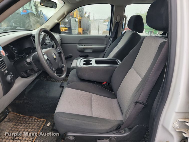 image for item JL9561 2008 Chevrolet Silverado 1500  Crew Cab pickup truck