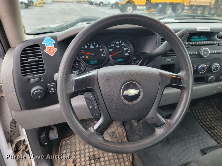 image for item JL9561 2008 Chevrolet Silverado 1500  Crew Cab pickup truck