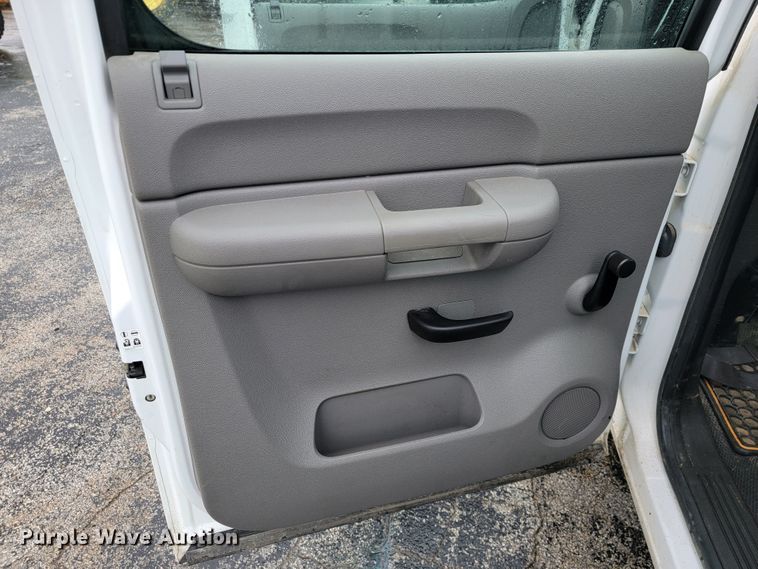 image for item JL9561 2008 Chevrolet Silverado 1500  Crew Cab pickup truck