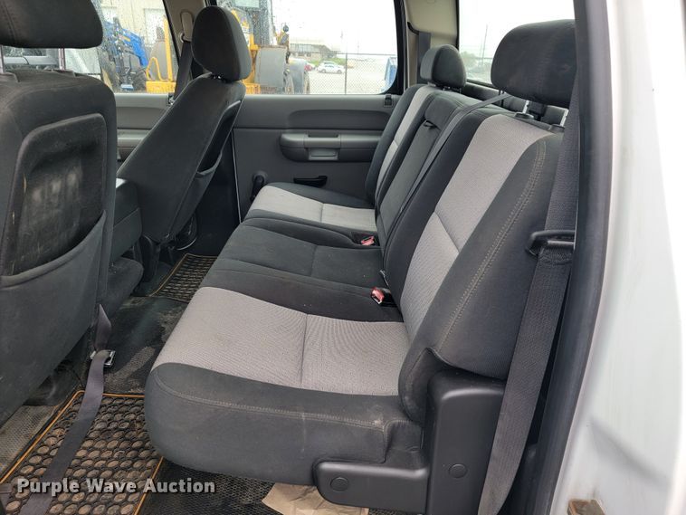 image for item JL9561 2008 Chevrolet Silverado 1500  Crew Cab pickup truck