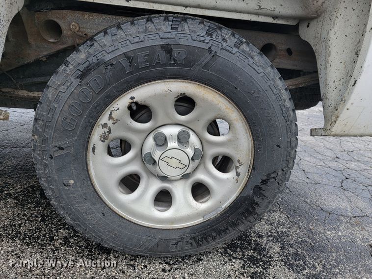 image for item JL9561 2008 Chevrolet Silverado 1500  Crew Cab pickup truck