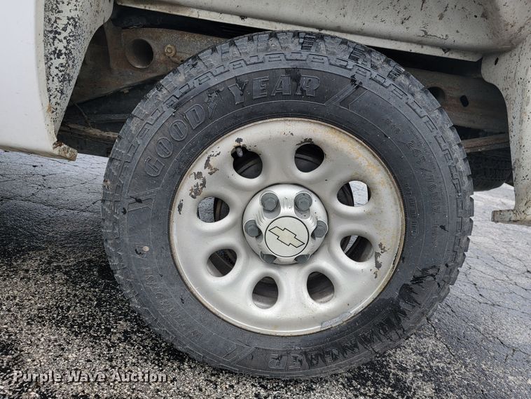 image for item JL9561 2008 Chevrolet Silverado 1500  Crew Cab pickup truck