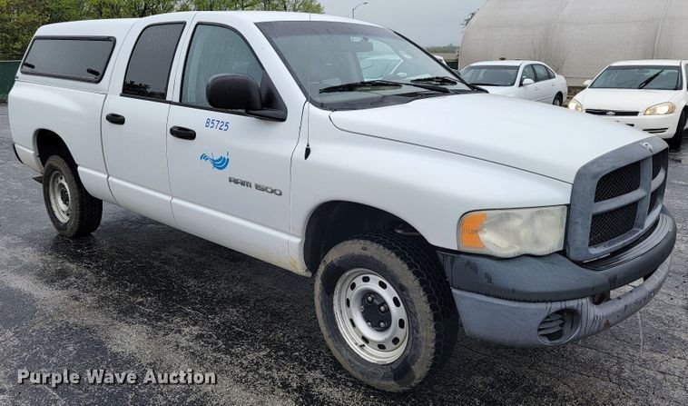 image for item JL9563 2004 Dodge Ram 1500  Quad Cab pickup truck