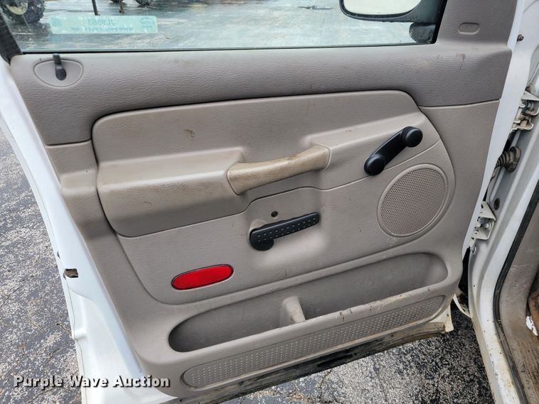 image for item JL9563 2004 Dodge Ram 1500  Quad Cab pickup truck