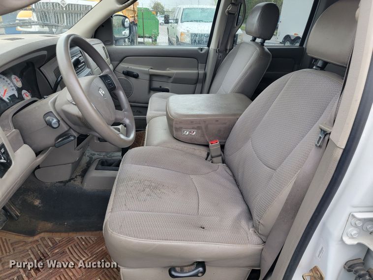 image for item JL9563 2004 Dodge Ram 1500  Quad Cab pickup truck