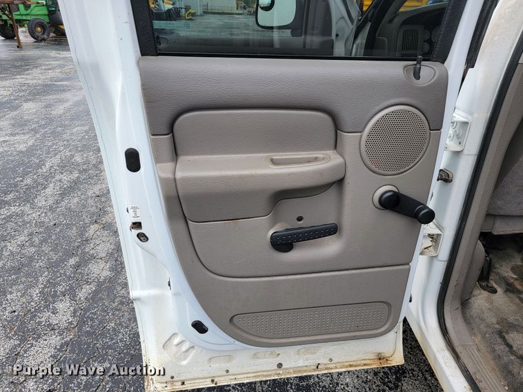 image for item JL9563 2004 Dodge Ram 1500  Quad Cab pickup truck