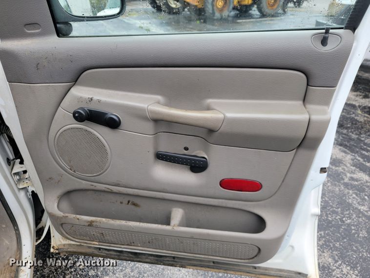 image for item JL9563 2004 Dodge Ram 1500  Quad Cab pickup truck