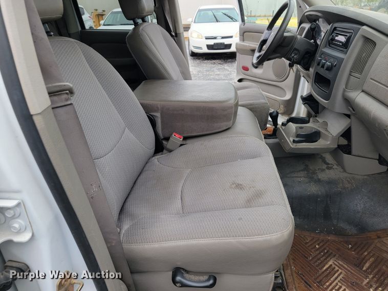 image for item JL9563 2004 Dodge Ram 1500  Quad Cab pickup truck