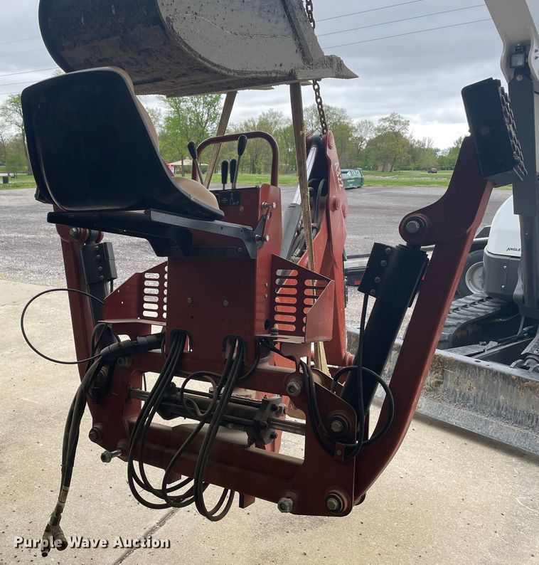 image for item JM9070 Ditch Witch A322  backhoe