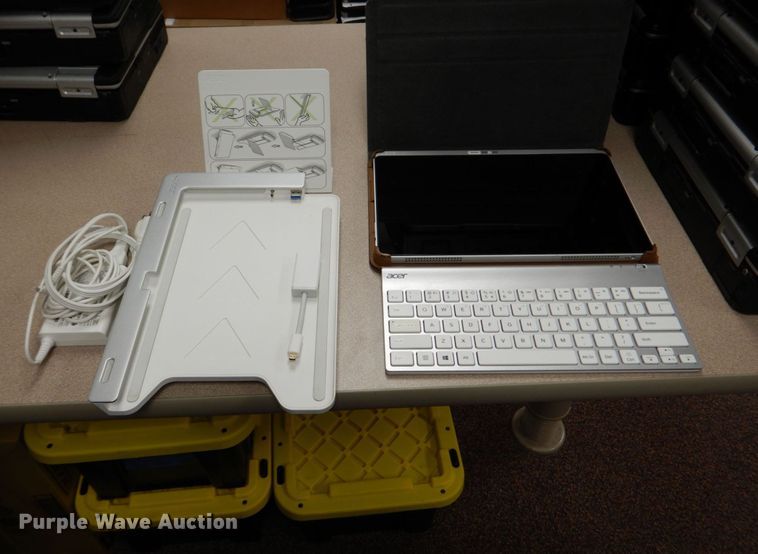 image for item KE9000 Acer Iconia W7 tablet