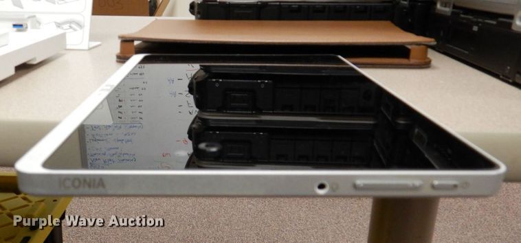 image for item KE9000 Acer Iconia W7 tablet