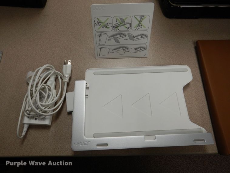 image for item KE9000 Acer Iconia W7 tablet