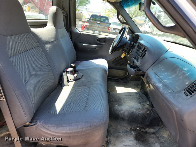 image for item KE9698 2001 Ford F150 XL  pickup truck